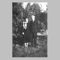 051-0039 September 1941. Martha Nuckel mit ihrem Mann Erich..jpg